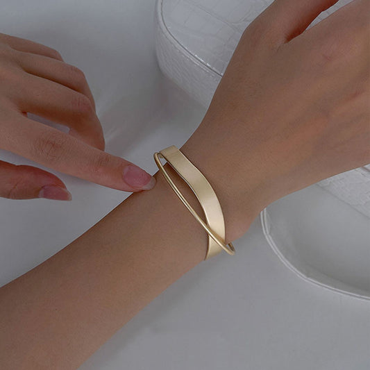 Intertwine Cuff