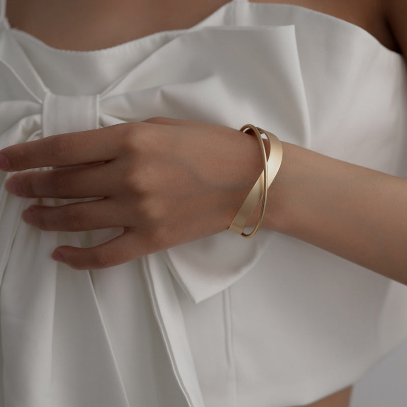 Intertwine Cuff